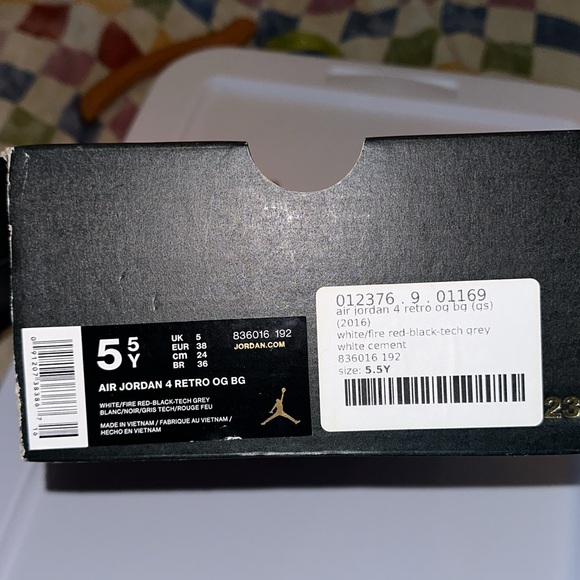 AIR JORDAN 4 RETRO - women’s 7 / Y 5.5 NEVER WORN still in box with tags - Picture 5 of 6